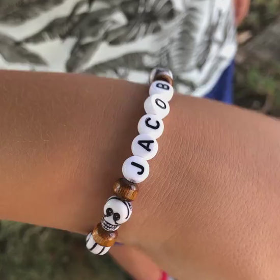 Personalized Skull Bracelet for Boys | Custom Name Halloween Bracelet | Gothic Toddler Bracelet | Spooky Party Favor | Skull Bead Jewelry